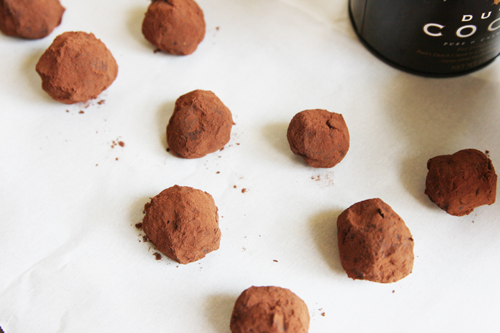 Mexican Hot Chocolate Truffles | www.brunchnbites.com