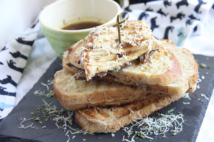 A panini on a whole new level. This easy French Dip panini is made in a slow cooker. Flavor overload, as the perfect hot fix for cool weather!