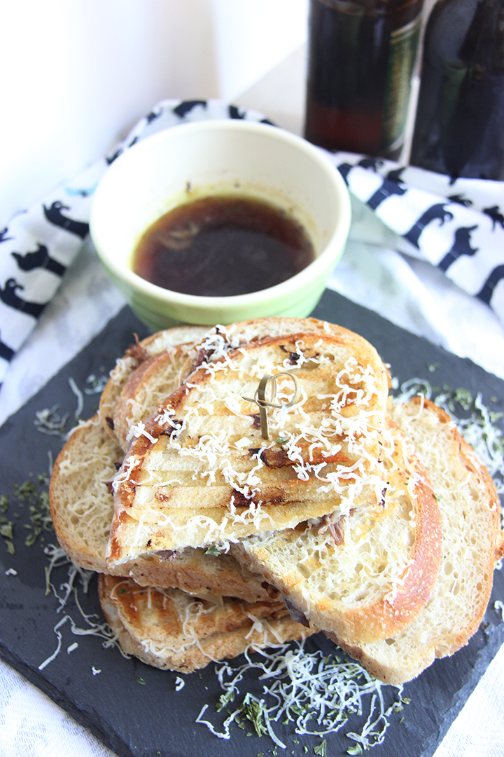 A panini on a whole new level. This easy French Dip panini is made in a slow cooker. Flavor overload, as the perfect hot fix for cool weather!