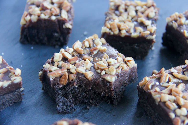 Curb your sweet tooth with these Salted Caramel Brownies - These brownies are pure bliss!