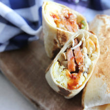 freezer-friendly breakfast burrito | www.brunchnbites.com