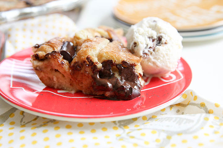 A delicious breakfast item that stole our heart immediately at the very first bite! This Black Forest Croissant Bread Pudding will blow your mind, too!