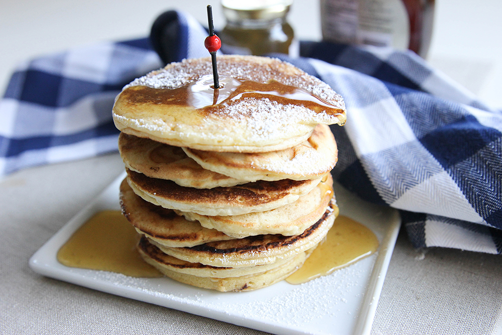 Lemon Ricotta Pancakes | www.brunchnbites.com