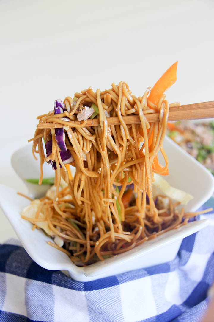 Cold Asian Noodle Salad | www.brunchnbites.com