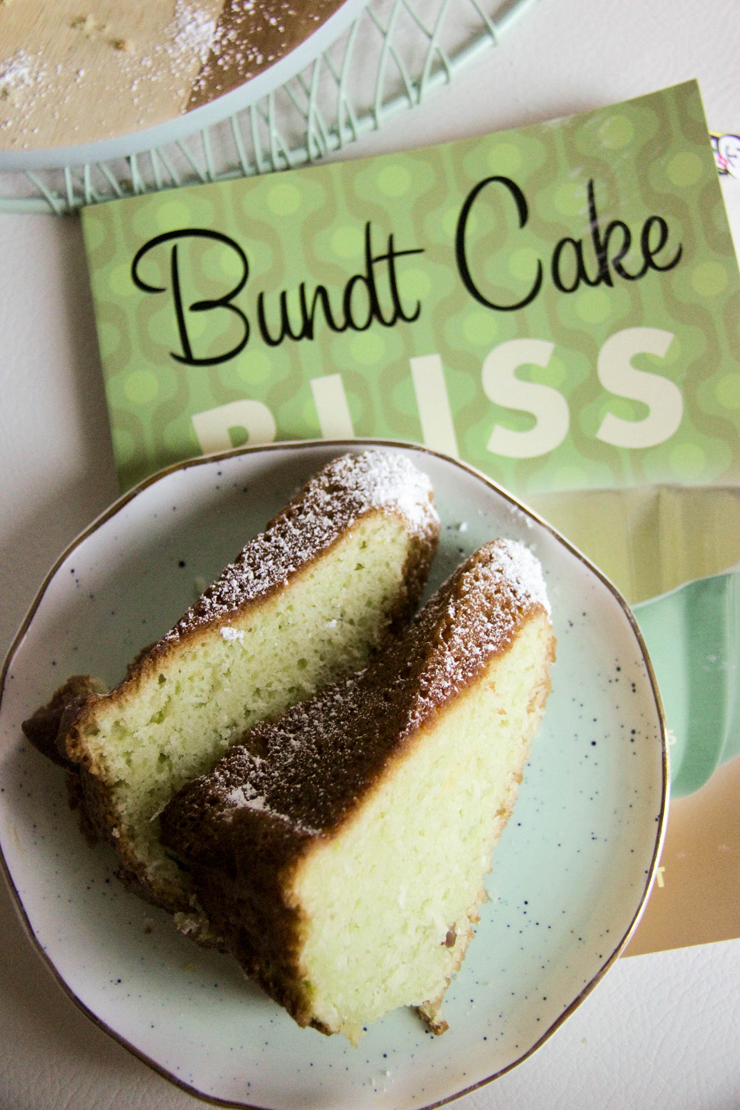 Pistachio bundt | www.brunchnbites.com