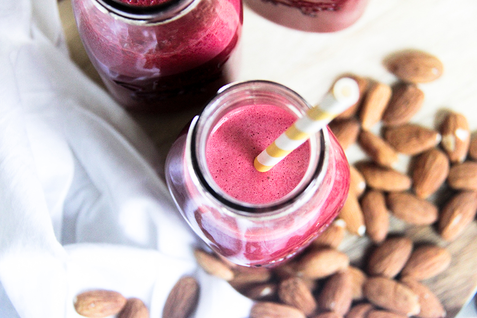 Beet Almond Milk | www.brunchnbites.com