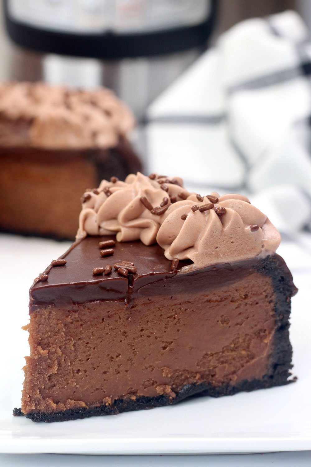 This Instant Pot Nutella cheesecake will satisfy your sweet tooth craving