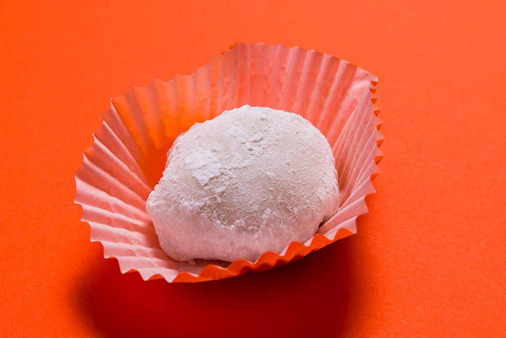 Nutella Mochi - the Asian Ferrero Rocher. Chewy & tender with the perfect amount of sweetness. 