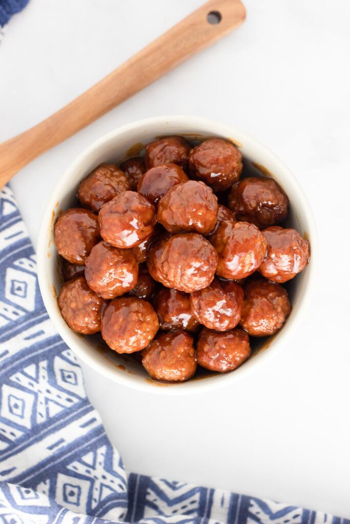 Slow Cooker Party Meatballs make the perfect dinner or appetizer recipe.