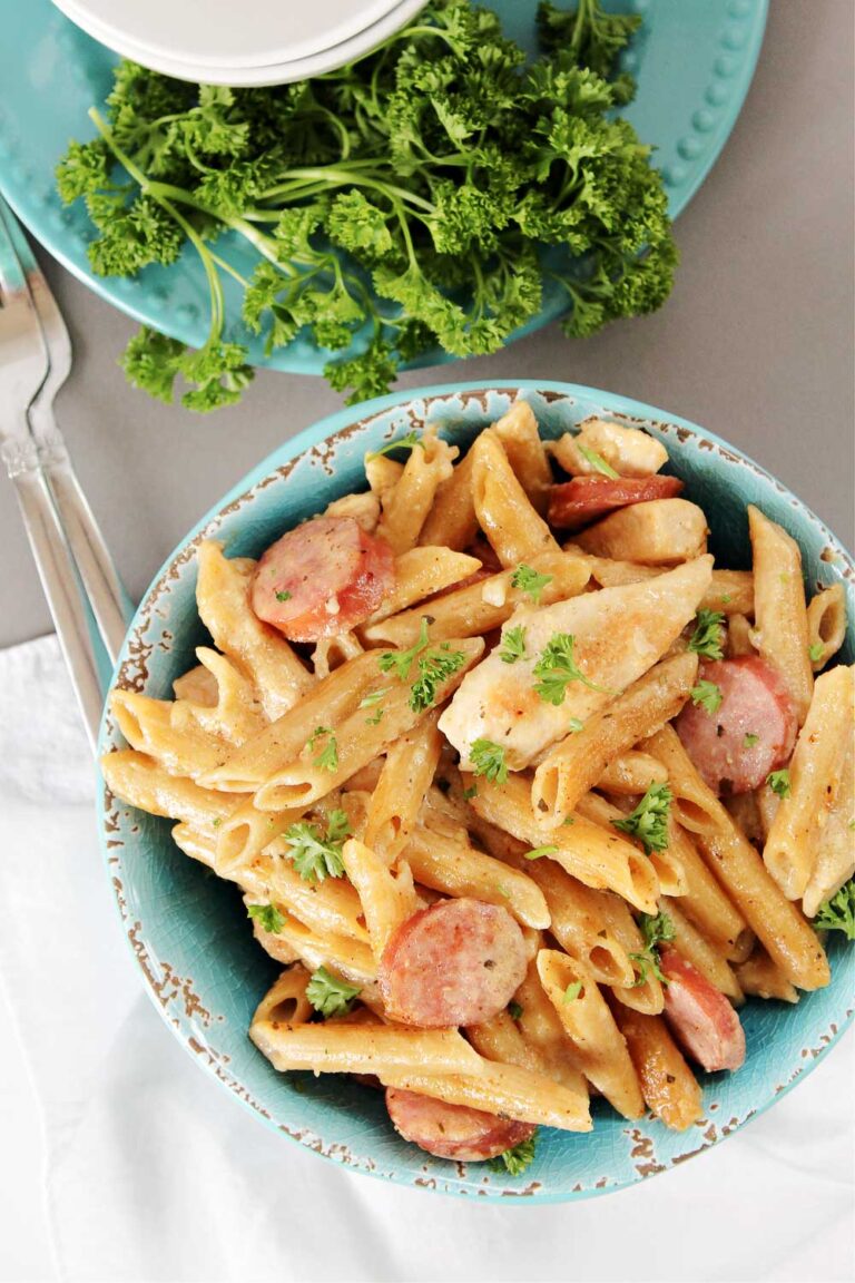 A deliciously creamy onepot chicken alfredo pasta with a kick of cajun
