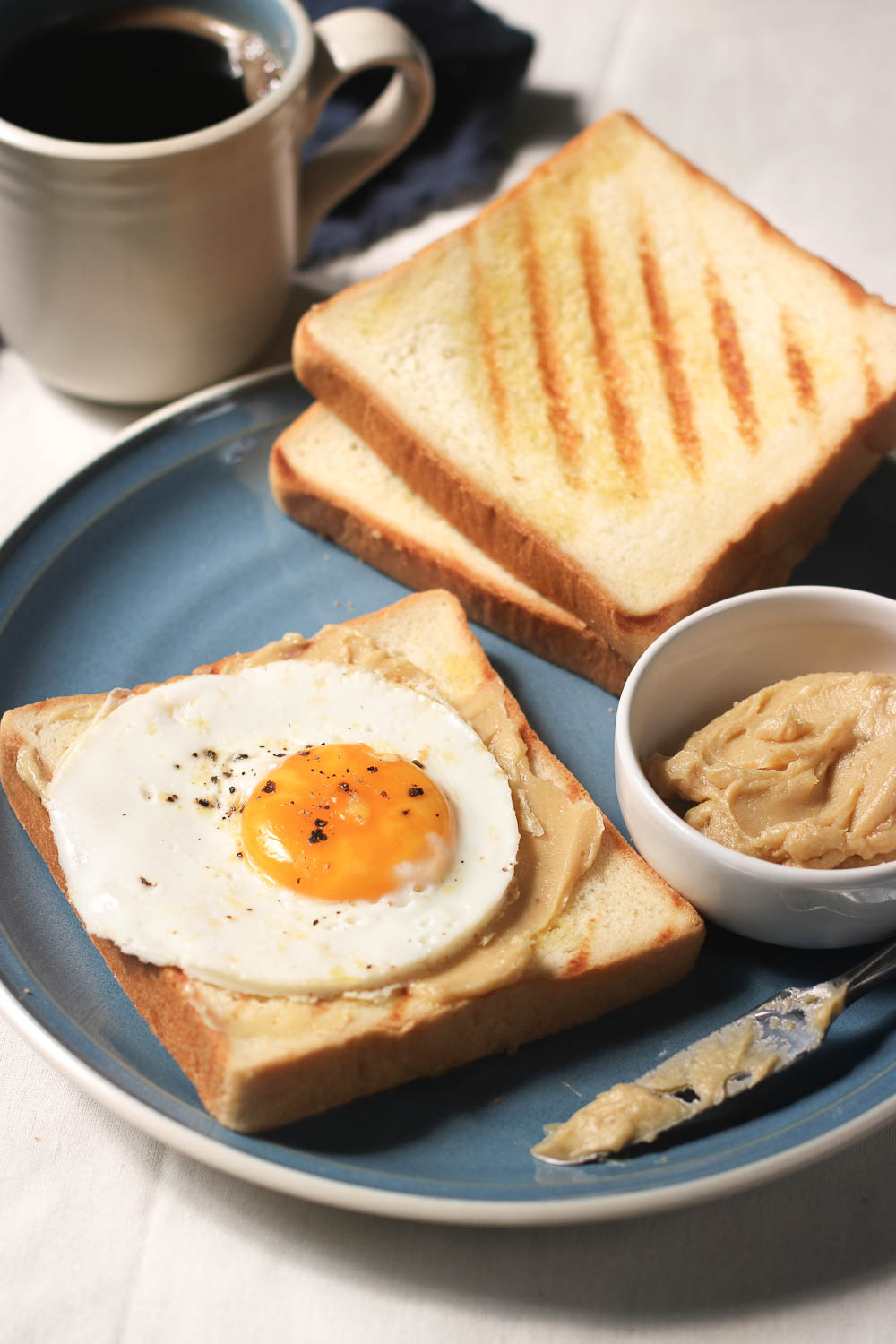 A flavorful miso butter toast for breakfast meal prep. Miso butter and egg toast is full of flavor and protein so it keeps me full until lunch! Super simple and completely delicious.