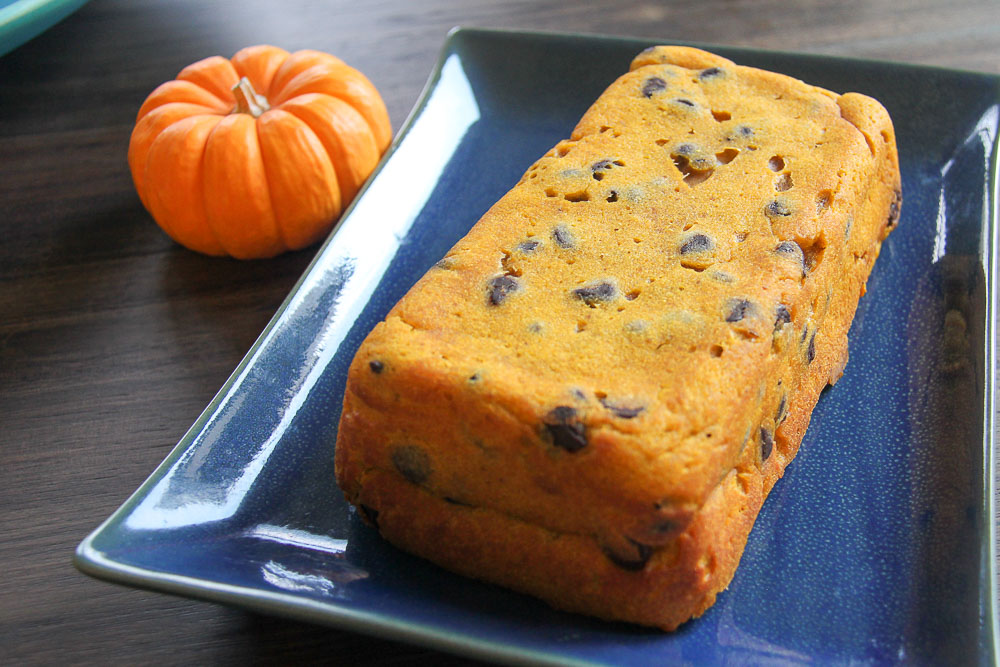 Pumpkin and chocolate makes a perfect duet, and this pumpkin chocolate tea bread makes a sweet treat for breakfast!