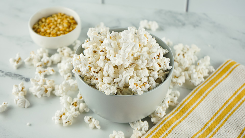 Let me show you how to make perfect homemade popcorn in instant pot!