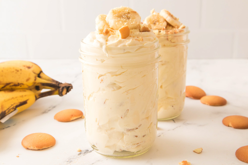 This 5-minute no-bake banana pudding is the perfect dessert for everyone to enjoy! With only 5 ingredients and 5 minutes to prepare, this recipe is the ultimate prep-ahead, no-bake dessert!
