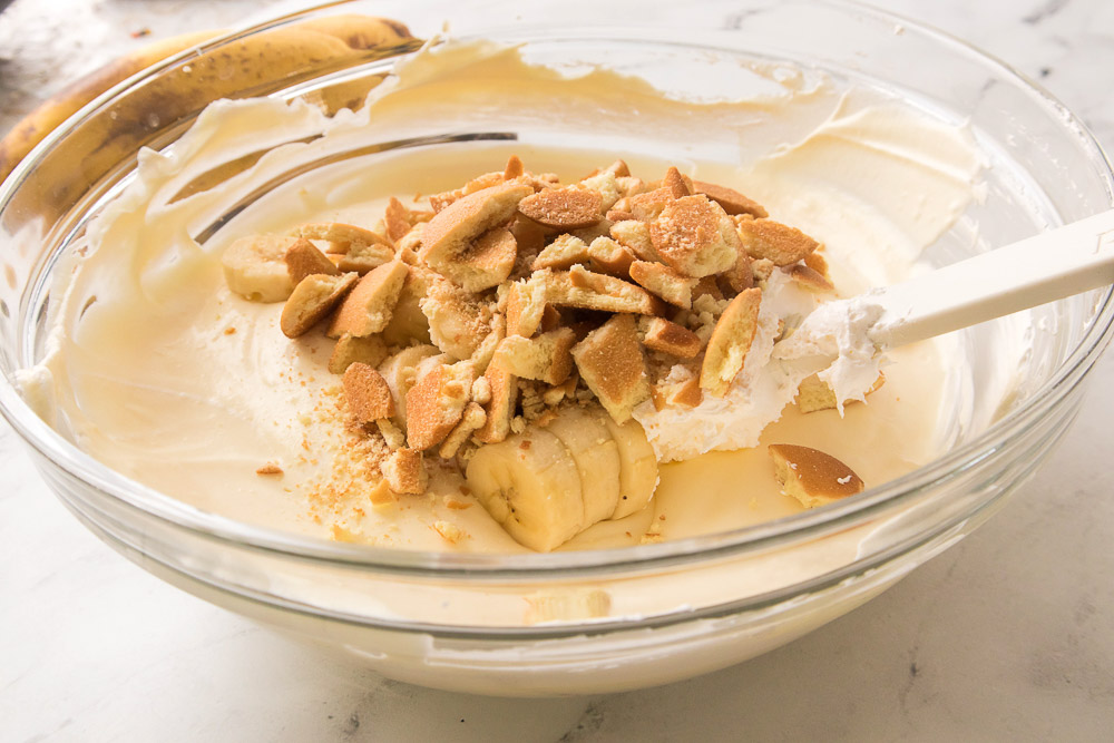 This 5-minute no-bake banana pudding is the perfect dessert for everyone to enjoy! With only 5 ingredients and 5 minutes to prepare, this recipe is the ultimate prep-ahead, no-bake dessert!