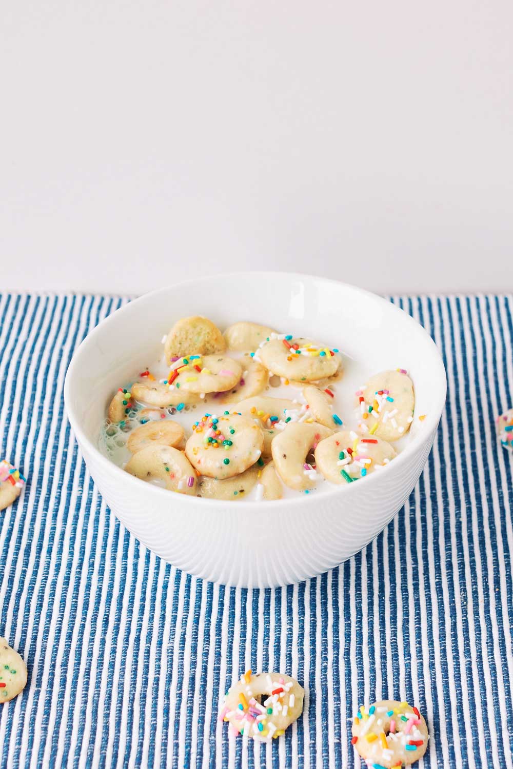 This recipe for baked mini donuts cereal is fun to make. They are definitely a delight for the eyes and I am sure it will be a delight for our palate too.