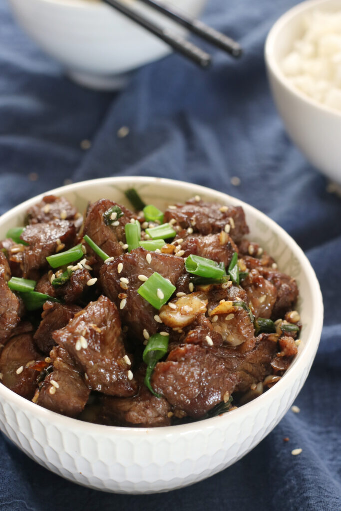 Juicy garlic beef steak recipe – a high-protein, iron-rich comfort food.